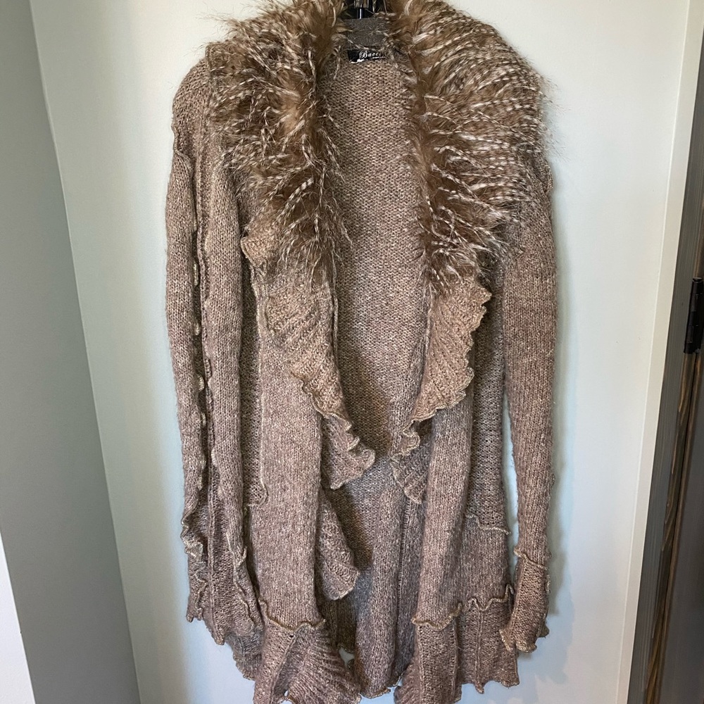 Bacci size L long sweater with faux fur and ruffle